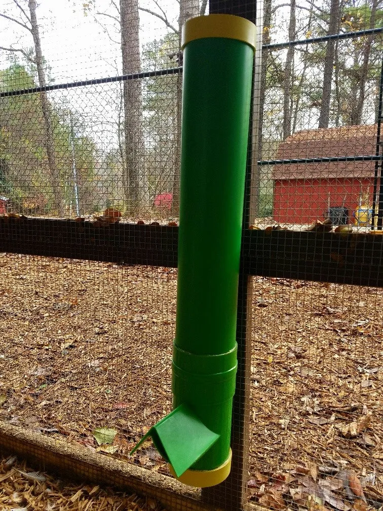 Rugged Ranch feeder - holds 10 lbs of feed