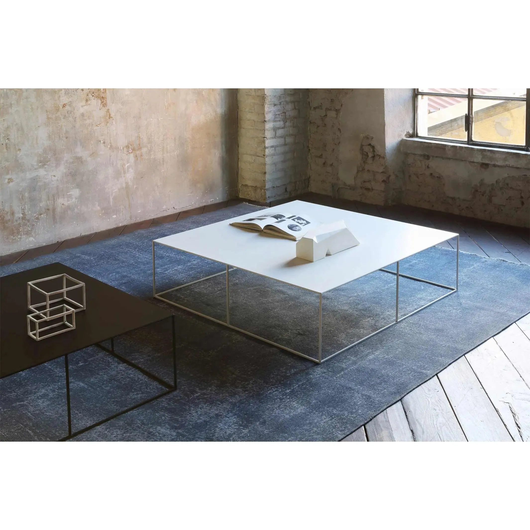 Slim Irony - Low Table 669|675