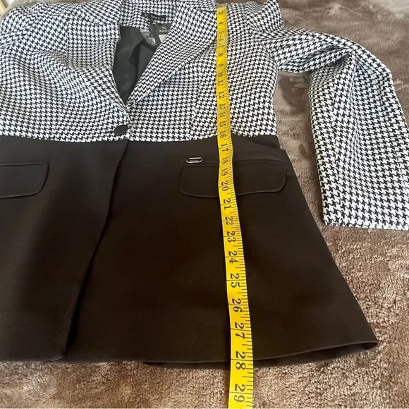 Stylish Black and White Houndstooth Women's Blazer