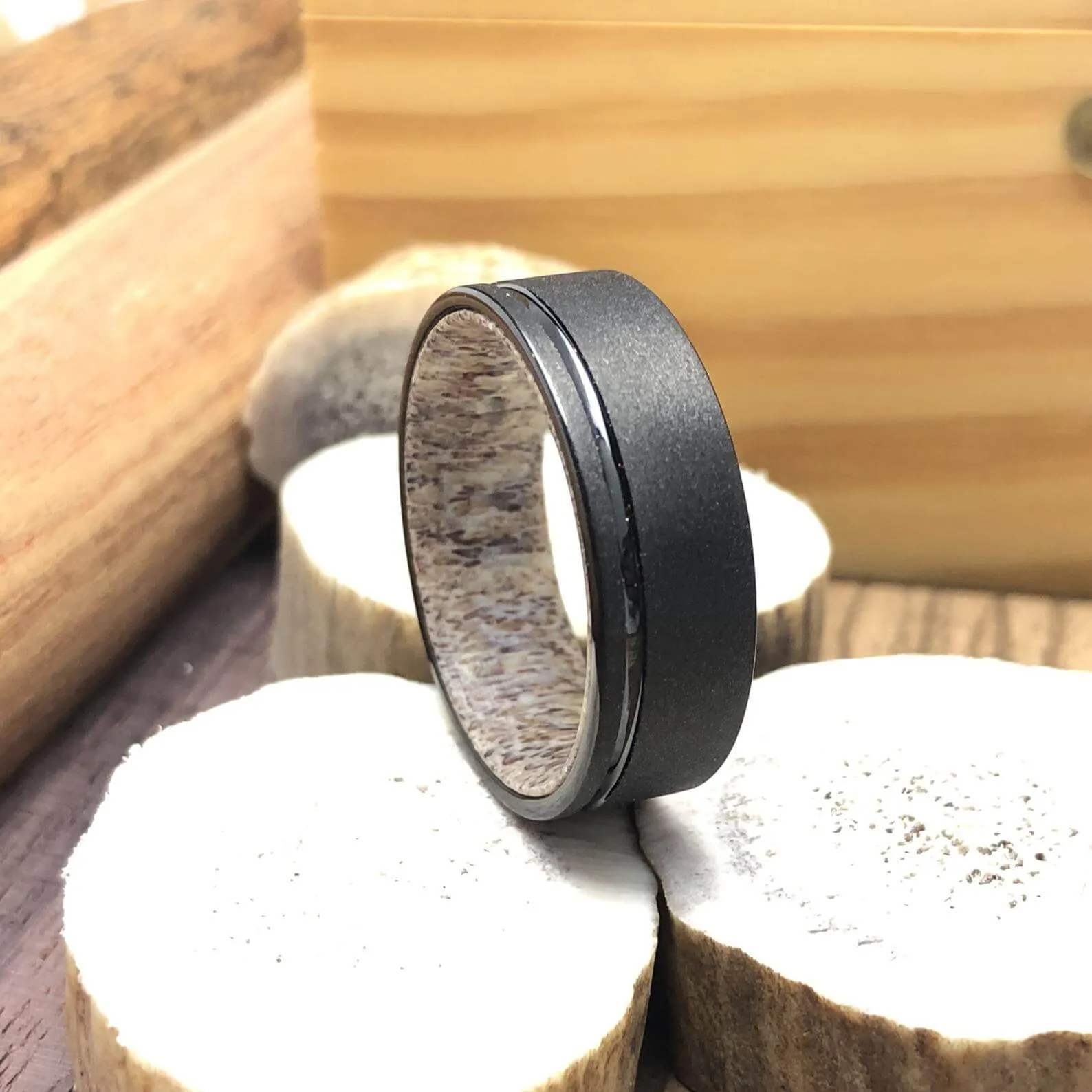 The Regal | Men's Wedding Ring Black