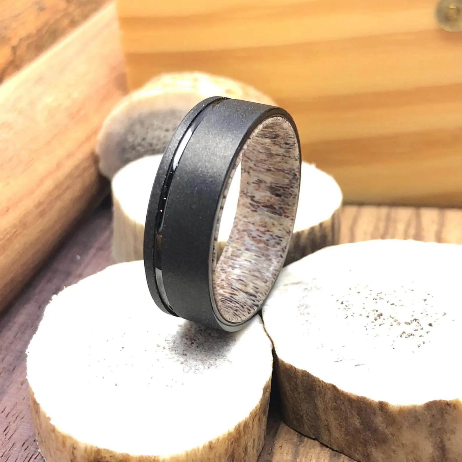 The Regal | Men's Wedding Ring Black