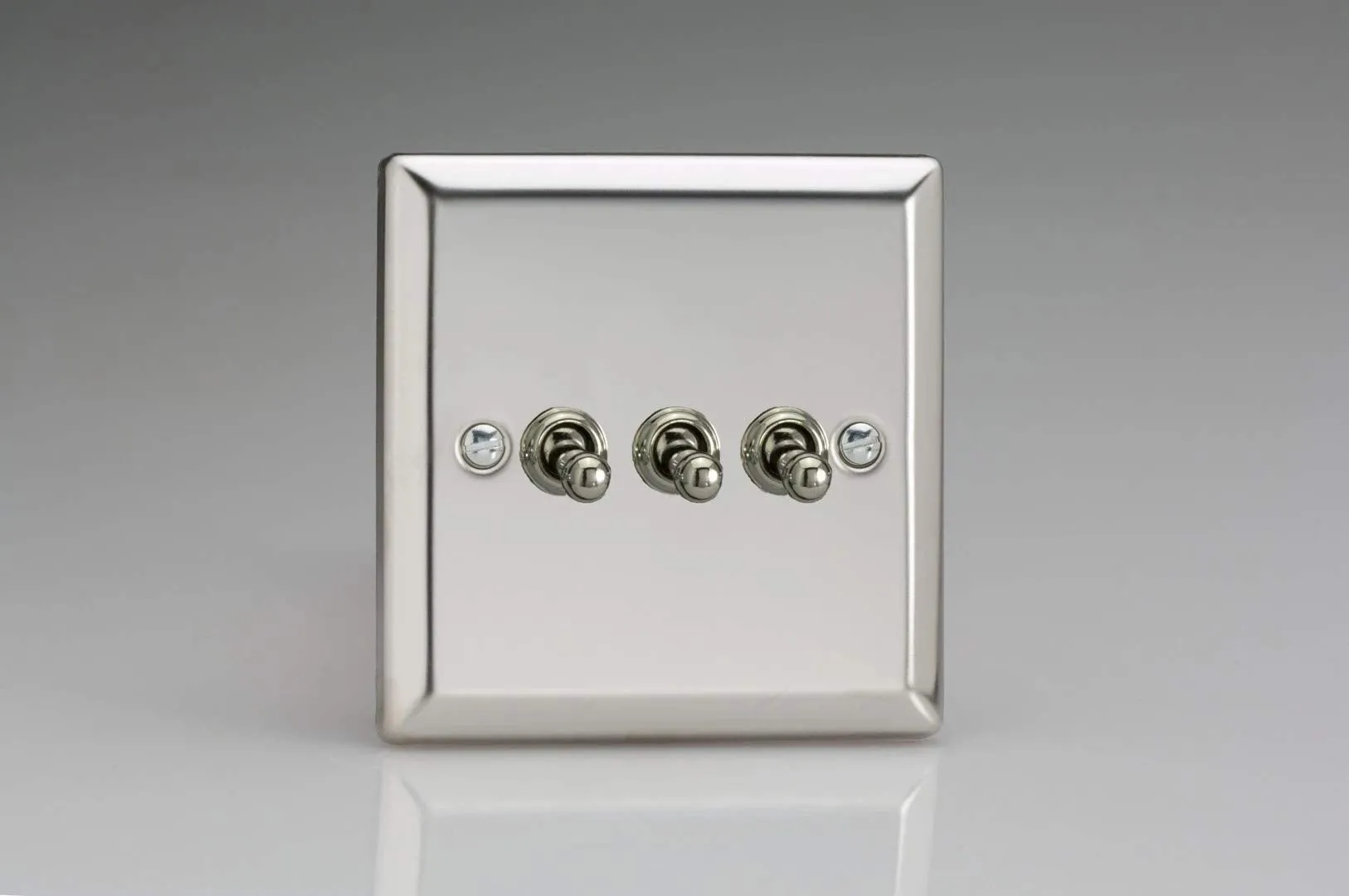 Varilight XCT3 Toggle Switches 3 Gang Mirror Chrome,91x91x36mm