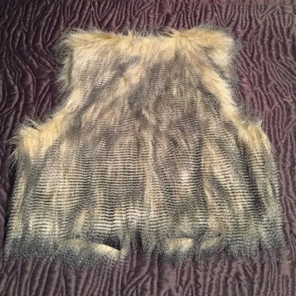 W118 by Walter Baker faux fur super cute vest