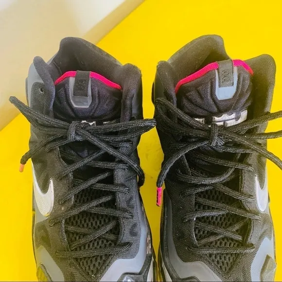 YOUTH LEBRON JAMES SNEAKERS