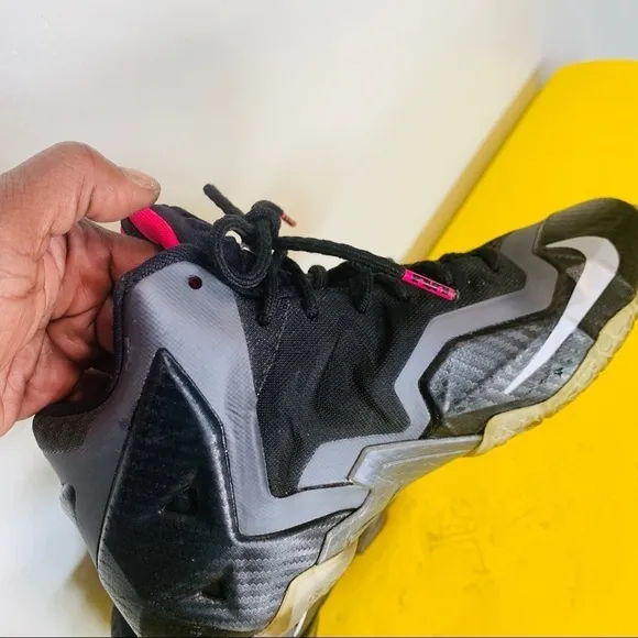 YOUTH LEBRON JAMES SNEAKERS